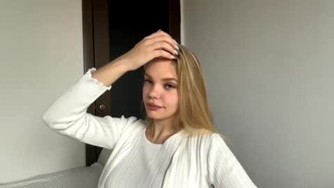 Amelia online show from 11/12/25, 05:41