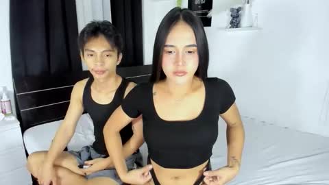 Snapshot of ari_anaa chatting on 05/17/26, 01:29 AriCandyAnna online show from 05/17/26, 01:29