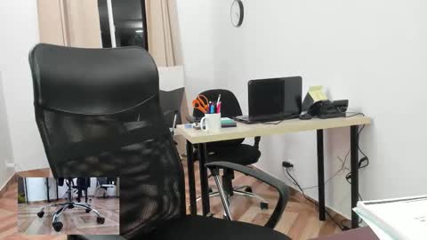 Ariana online show from 11/22/25, 12:42