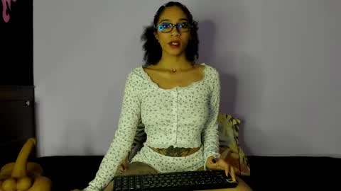 Snapshot of ari_cowgirl chatting on 04/11/26, 04:00 Jessie online show from 04/11/26, 04:00