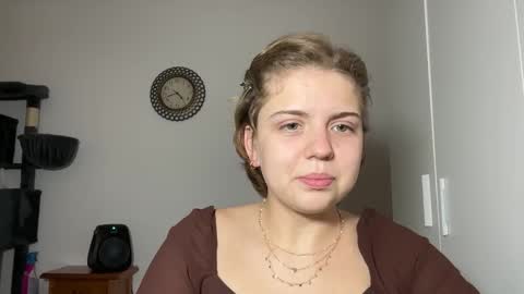 Snapshot of ari_crystal chatting on 02/05/26, 02:43 ari_crystal online show from 02/05/26, 02:43