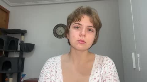 Snapshot of ari_crystal chatting on 02/25/26, 05:22 ari_crystal online show from 02/25/26, 05:22