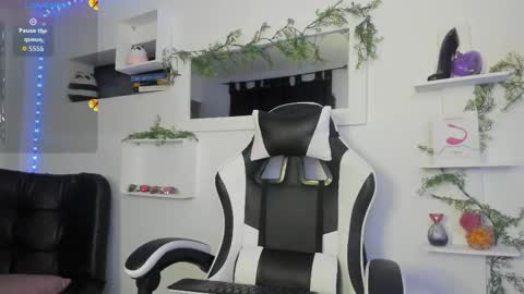 ari lauren online show from 02/19/26, 03:46