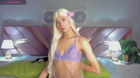 Snapshot of ari_sunshine chatting on 01/20/25, 12:57 Ari online show from 01/20/25, 12:57