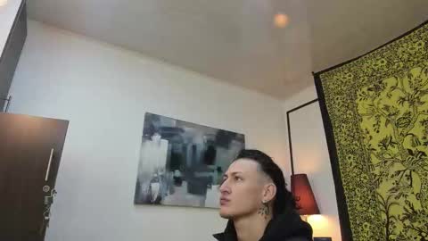 aria y orien  online show from 10/19/25, 10:49