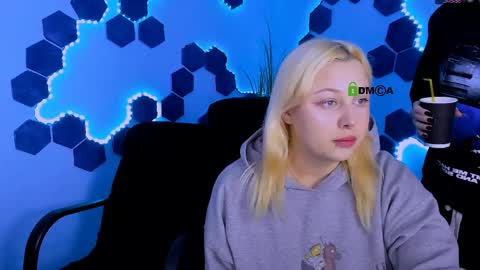 aria_blaze_ online show from 03/18/26, 09:34