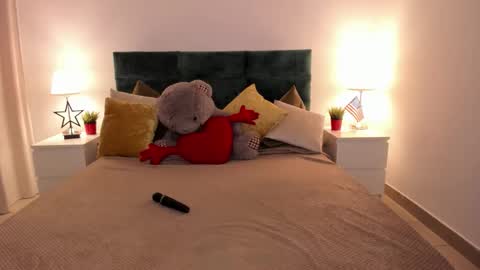 aria_blisss online show from 11/26/25, 06:36