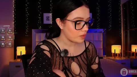 Snapshot of aria_bloomer chatting on 05/11/26, 02:45 Ari online show from 05/11/26, 02:45