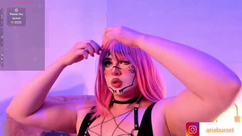 Snapshot of aria_burset chatting on 12/13/24, 01:12 Aria online show from 12/13/24, 01:12