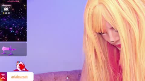 Snapshot of aria_burset chatting on 01/25/25, 11:22 Aria online show from 01/25/25, 11:22