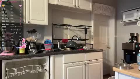 Aria Fields online show from 10/31/25, 05:47