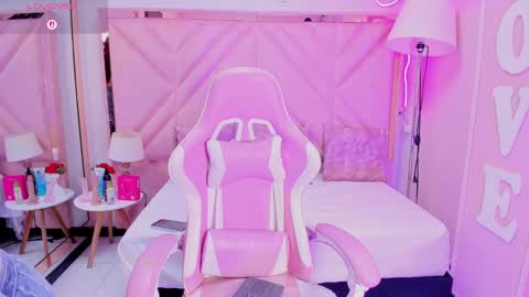 Snapshot of aria_joness_ chatting on 09/17/25, 01:13 Aria Jones online show from 09/17/25, 01:13