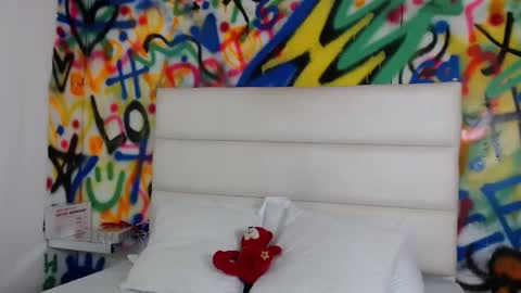 Snapshot of aria_martiin chatting on 12/13/24, 11:23 aria online show from 12/13/24, 11:23