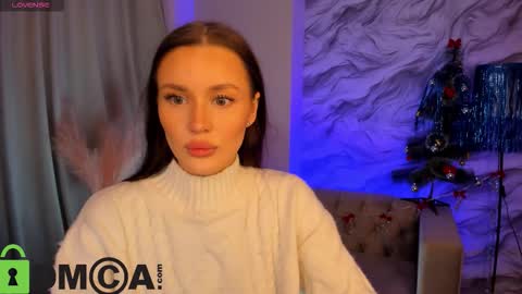 aria_mila online show from 12/18/25, 11:16