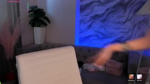 aria_mila online show from 04/14/26, 03:12