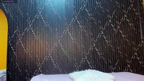 Aria Millers  online show from 10/12/25, 12:48