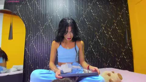 Aria Millers  online show from 10/21/25, 11:33