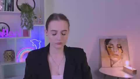 Luna online show from 09/09/25, 07:24