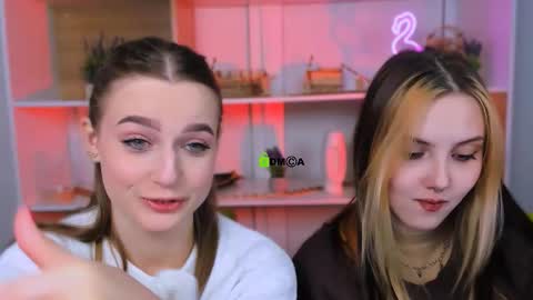 Snapshot of aria_moo chatting on 09/29/25, 08:30 Luna online show from 09/29/25, 08:30