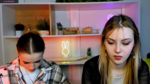 Snapshot of aria_moo chatting on 11/13/25, 05:50 Luna online show from 11/13/25, 05:50