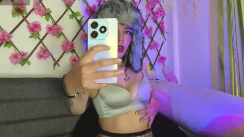 aria_silk online show from 03/17/26, 08:23