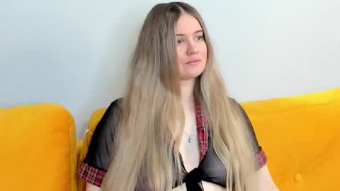 Milena online show from 10/12/25, 06:12