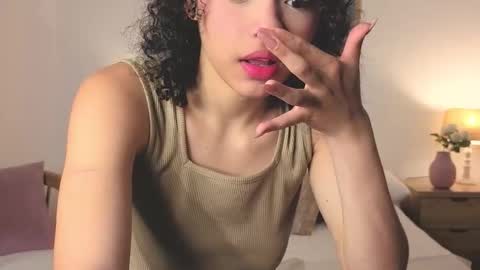 Snapshot of ariaa_23 chatting on 11/24/25, 03:01 ariaa_23 online show from 11/24/25, 03:01