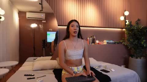 Snapshot of ariaa_isabell chatting on 09/22/25, 06:43 Ariaa online show from 09/22/25, 06:43