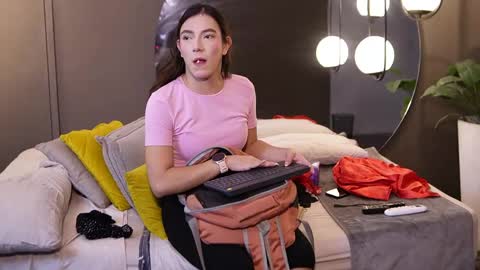 Ariaa online show from 04/20/26, 06:42