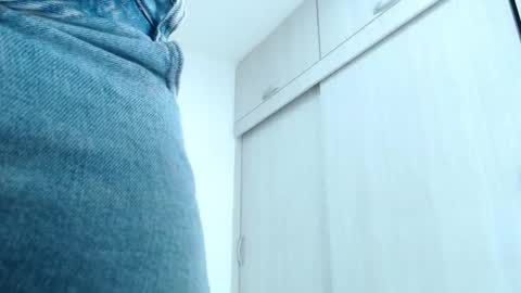 ariacoral online show from 10/17/25, 01:03