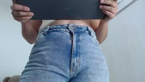 ariacoral online show from 11/06/25, 01:12