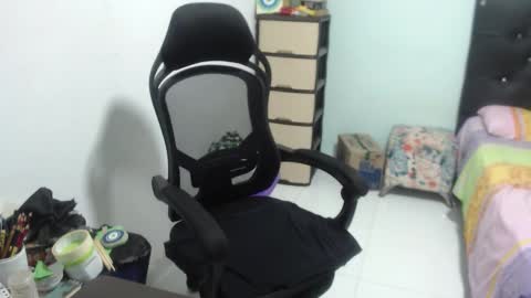 ...Ariana... online show from 10/27/25, 06:45