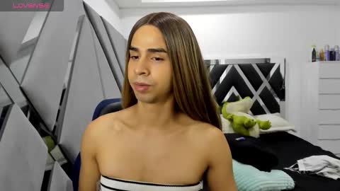 Snapshot of ariadna_dudamel chatting on 11/28/25, 02:47 ariadna_dudamel online show from 11/28/25, 02:47