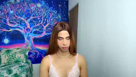 Snapshot of ariadna_dudamel chatting on 12/15/25, 05:44 ariadna_dudamel online show from 12/15/25, 05:44