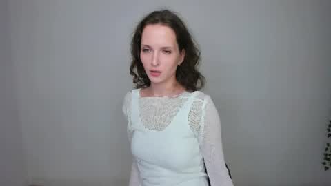 Snapshot of ariadna_s chatting on 06/28/26, 09:54 Ariadna online show from 06/28/26, 09:54