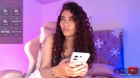 Snapshot of ariadna_tr chatting on 12/13/24, 05:00 Ari online show from 12/13/24, 05:00