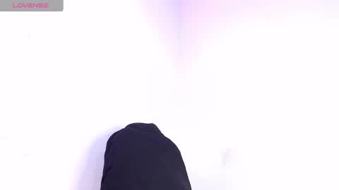 Snapshot of ariadna_tr chatting on 01/14/25, 04:18 Ari online show from 01/14/25, 04:18