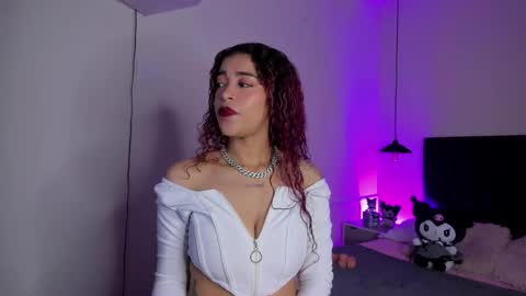 Snapshot of ariadnaaa_ chatting on 11/07/25, 03:50 Ariadna online show from 11/07/25, 03:50