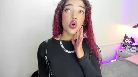 Snapshot of ariadnaaa_ chatting on 11/11/25, 03:28 Ariadna online show from 11/11/25, 03:28