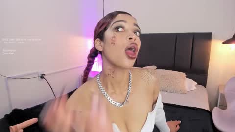 Snapshot of ariadnaaa_ chatting on 11/12/25, 03:51 Ariadna online show from 11/12/25, 03:51