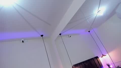 Snapshot of ariadnaaa_ chatting on 11/14/25, 03:49 Ariadna online show from 11/14/25, 03:49