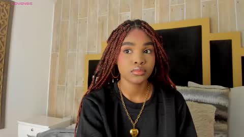 Snapshot of ariafoster chatting on 10/19/25, 12:11 Aria Foster online show from 10/19/25, 12:11