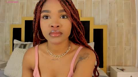 Snapshot of ariafoster chatting on 10/26/25, 12:05 Aria Foster online show from 10/26/25, 12:05