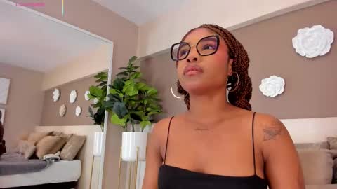 Snapshot of ariafoster chatting on 11/25/25, 04:01 Aria Foster online show from 11/25/25, 04:01