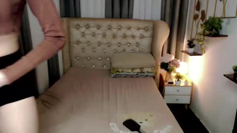 Christine  JorgensenChristmas wish breasts implants  online show from 04/05/26, 05:15