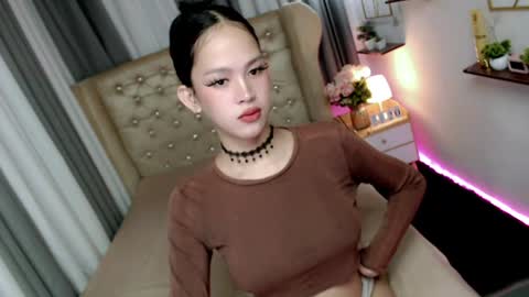 Snapshot of ariahooper chatting on 06/13/26, 09:07 Christine JorgensenChristmas wish breasts implants online show from 06/13/26, 09:07