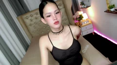 Snapshot of ariahooper chatting on 06/17/26, 09:27 Christine JorgensenChristmas wish breasts implants online show from 06/17/26, 09:27