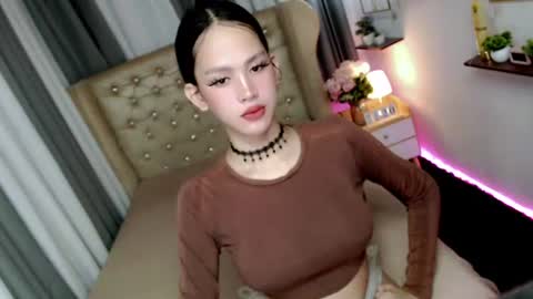 Snapshot of ariahooper chatting on 06/18/26, 06:01 Christine JorgensenChristmas wish breasts implants online show from 06/18/26, 06:01