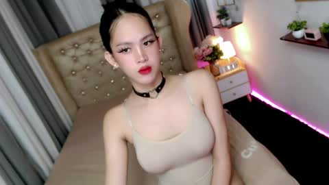 Snapshot of ariahooper chatting on 07/15/26, 03:39 Christine JorgensenChristmas wish breasts implants online show from 07/15/26, 03:39