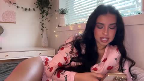 Aria  online show from 12/05/25, 06:26